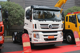 重汽王牌翼獅電動(dòng)牽引車(chē)